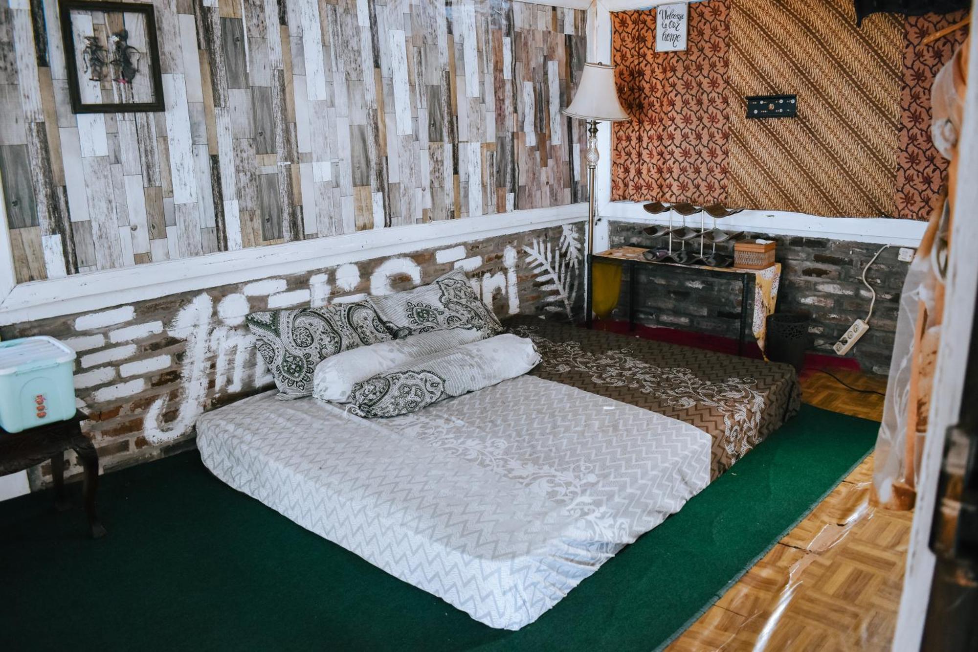 Imah Seuri By Kaya Rooms Tutugan Екстер'єр фото